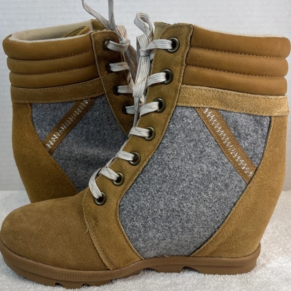 Serra Tan Gray Suede Wedge Hiking Boots Size 9